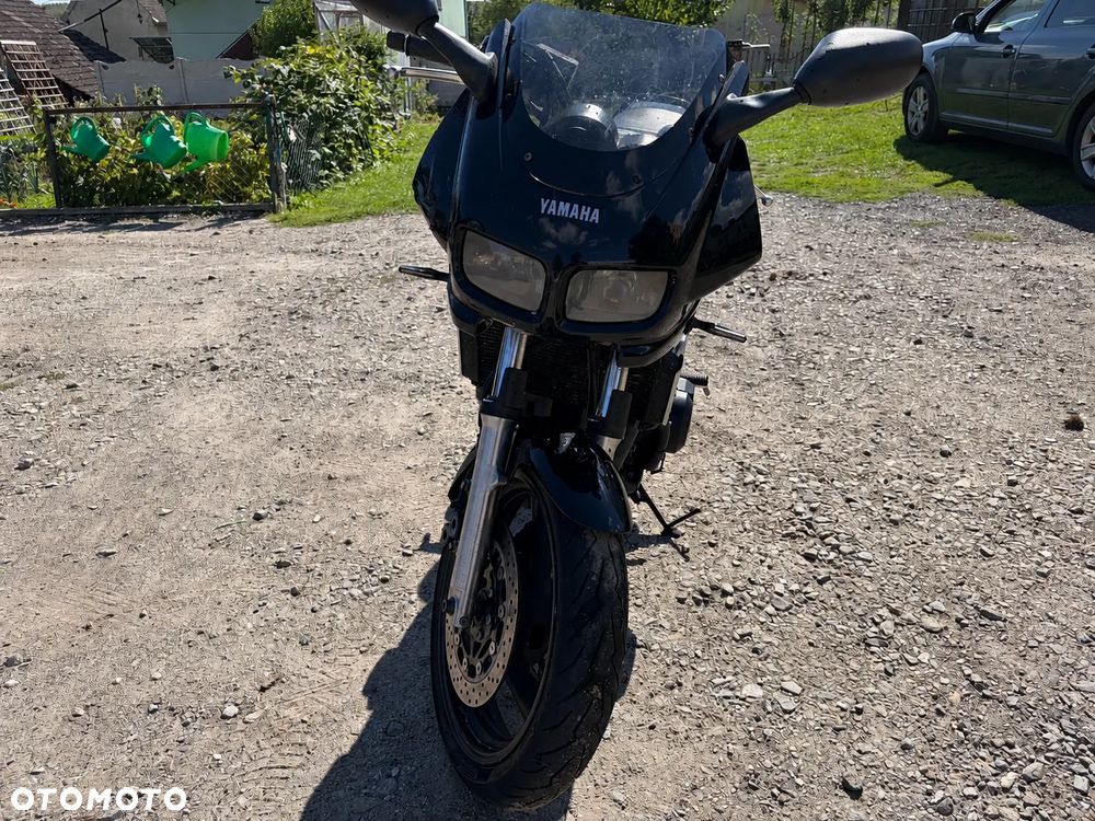 Yamaha FZS - 11