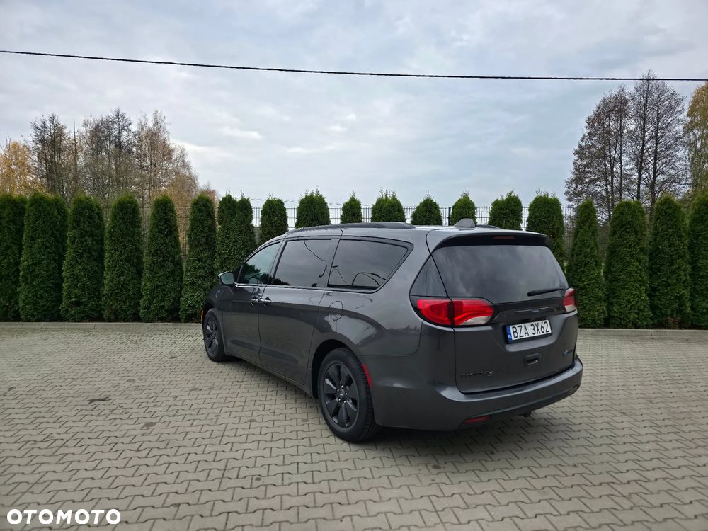 Chrysler Pacifica - 19