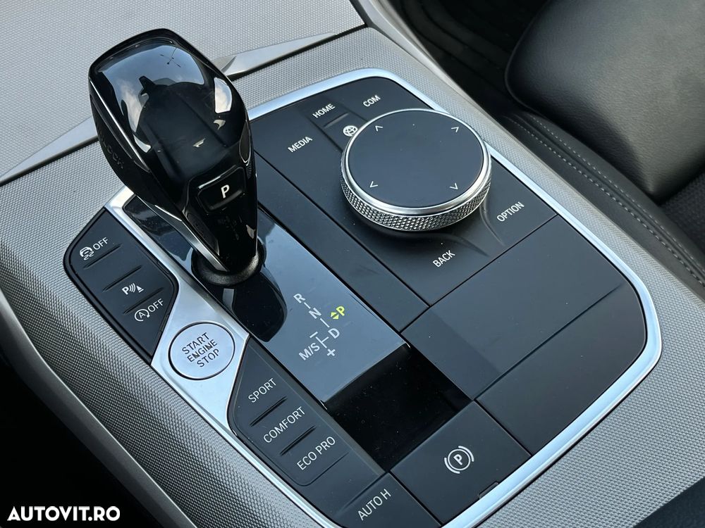 BMW Seria 3 330i xDrive AT - 23