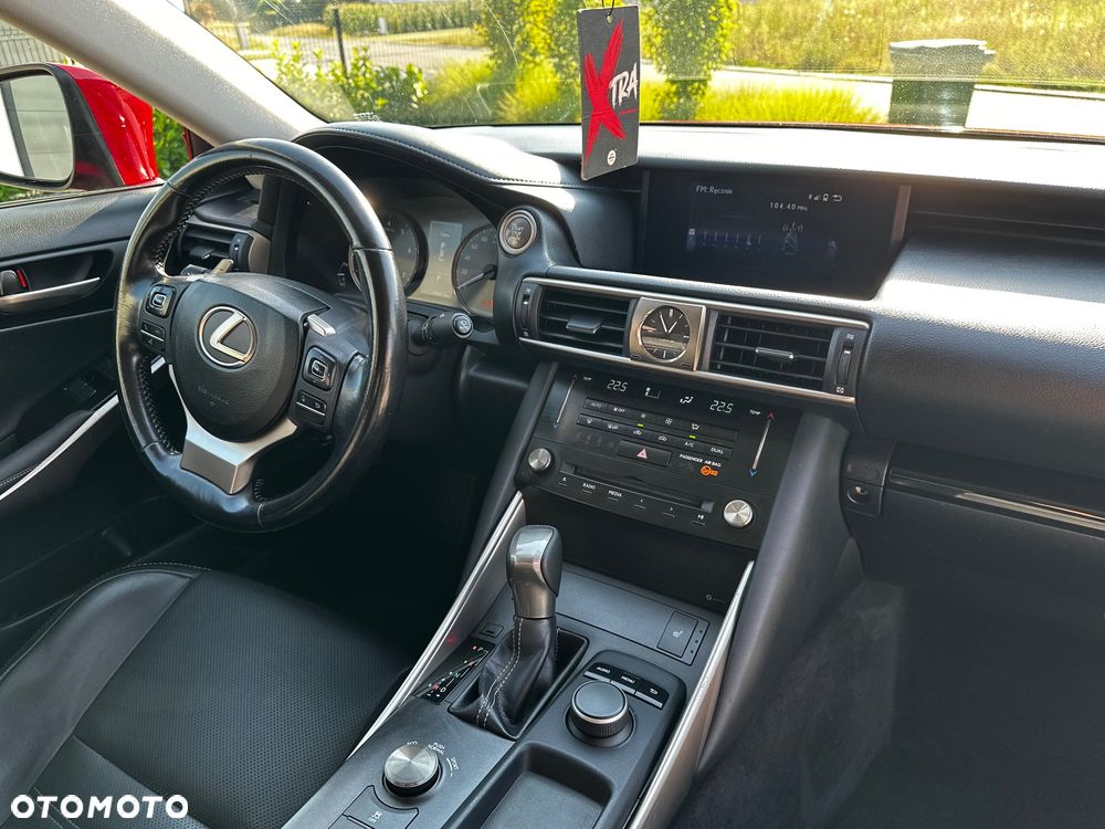 Lexus IS - 25