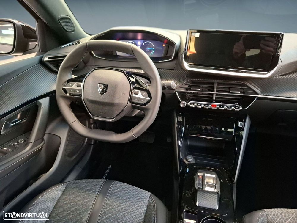Peugeot 2008 1.2 Hybrid Allure e-DCS6 - 17