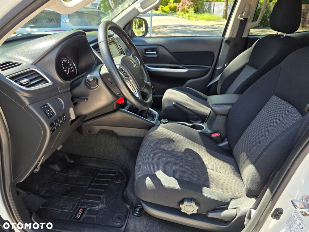 Mitsubishi L200 2.2 d DC Intense - 19
