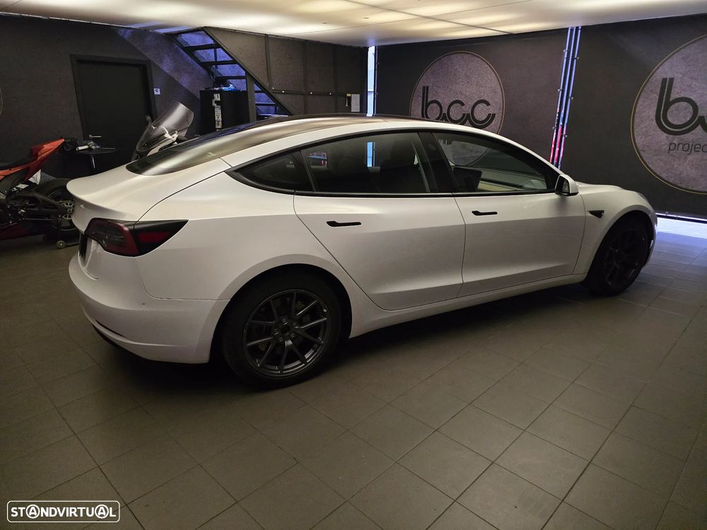 Tesla Model 3 Standard Range Plus RWD - 4