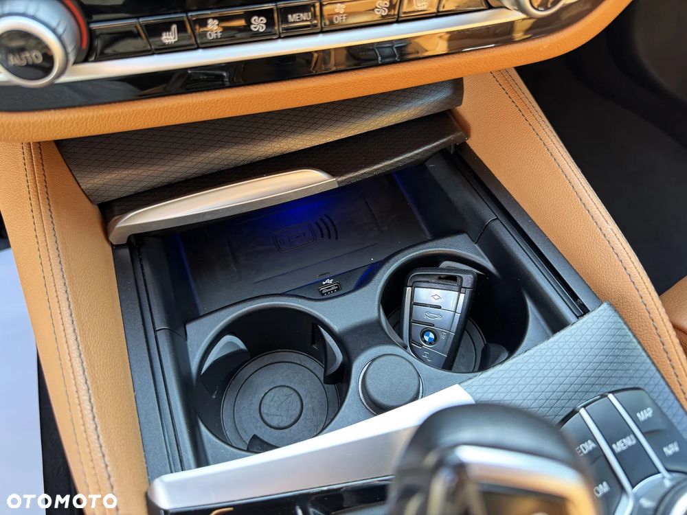 BMW Seria 5 518d M Sport - 40