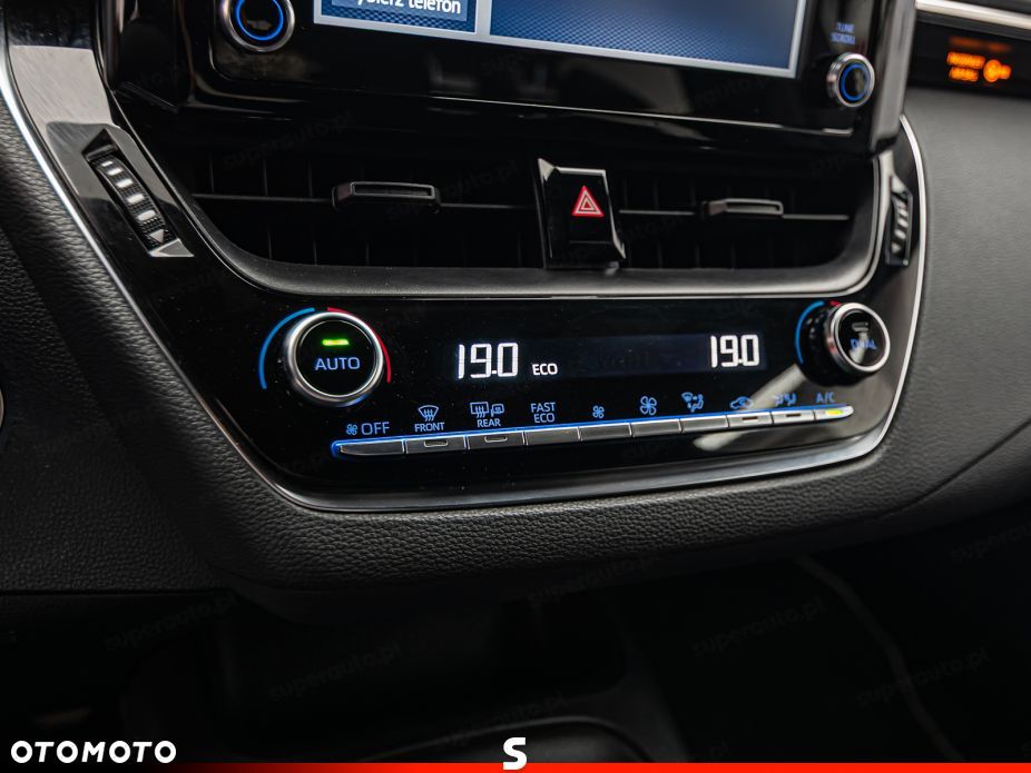 Toyota Corolla 1.8 Hybrid Active - 17