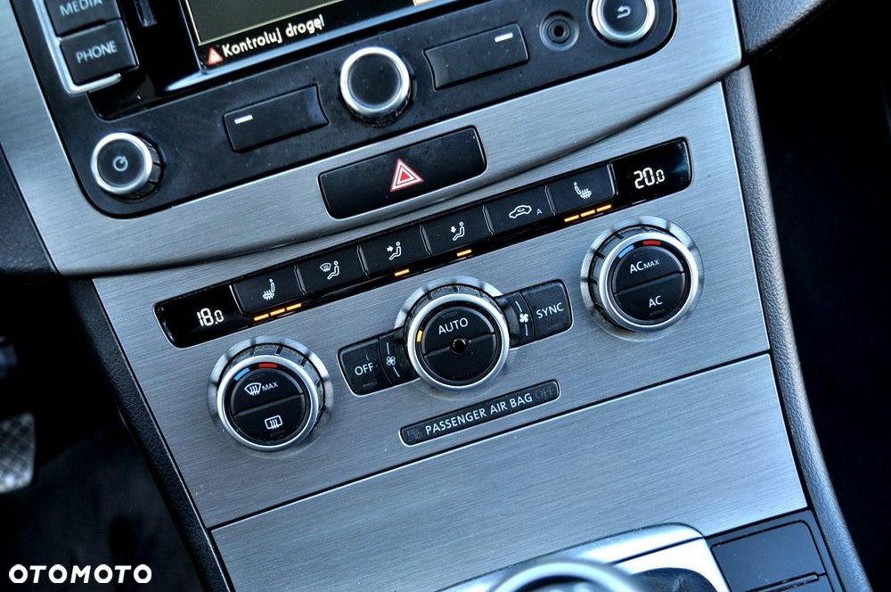 Volkswagen Passat - 18