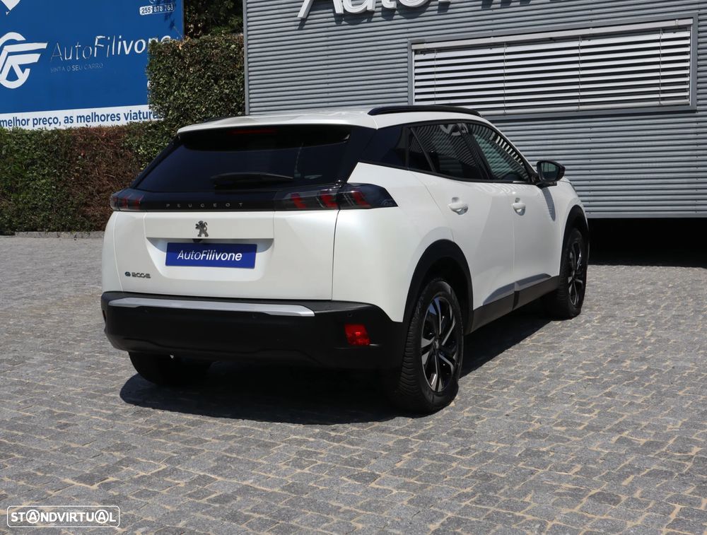 Peugeot e-2008 Allure - 15