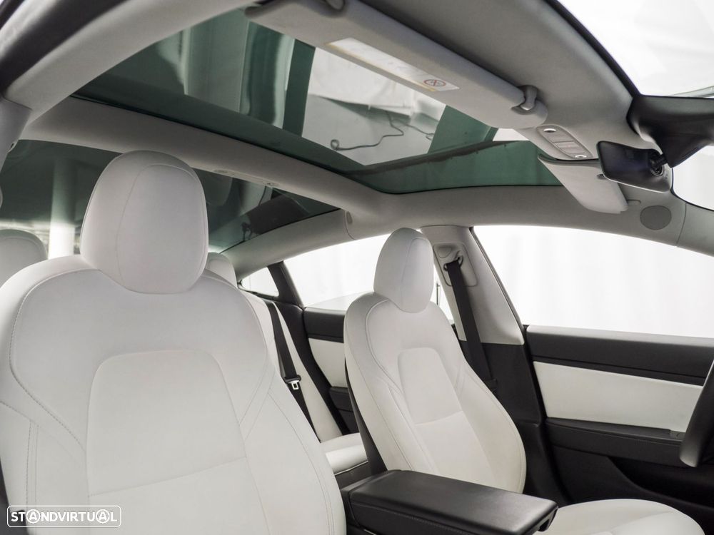 Tesla Model 3 - 37