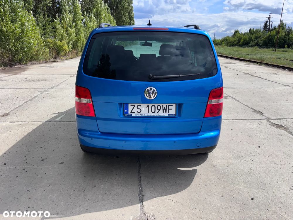 Volkswagen Touran 1.6 FSI - 6