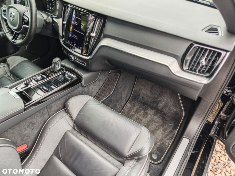 Volvo V60 T6 AWD Recharge Geartronic RDesign - 20