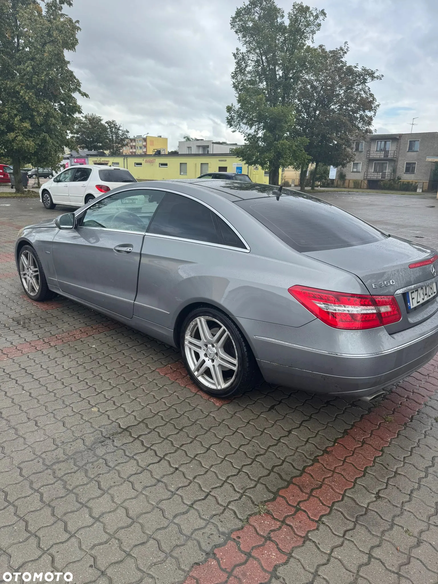 Mercedes-Benz Klasa E 350 CDI BlueEff - 2