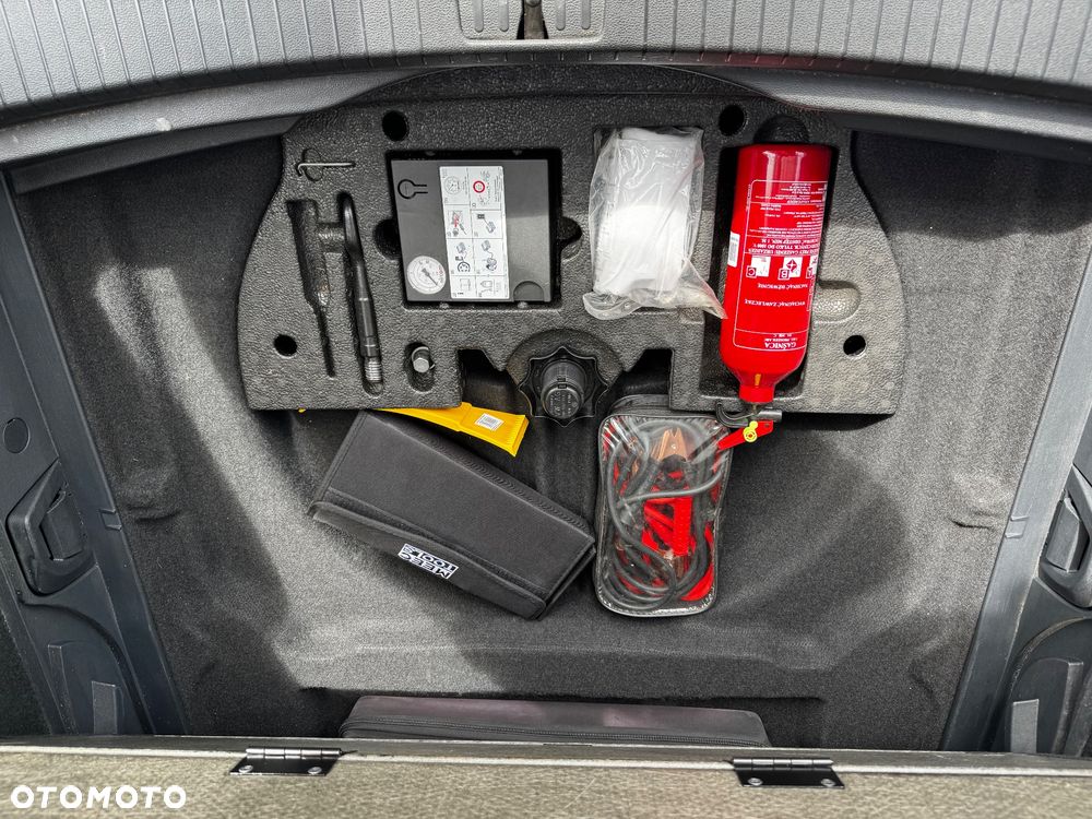 Volkswagen Touran - 20