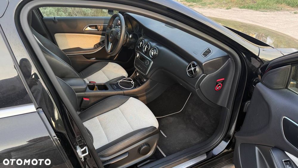 Mercedes-Benz Klasa A 180 7G-DCT Style - 5