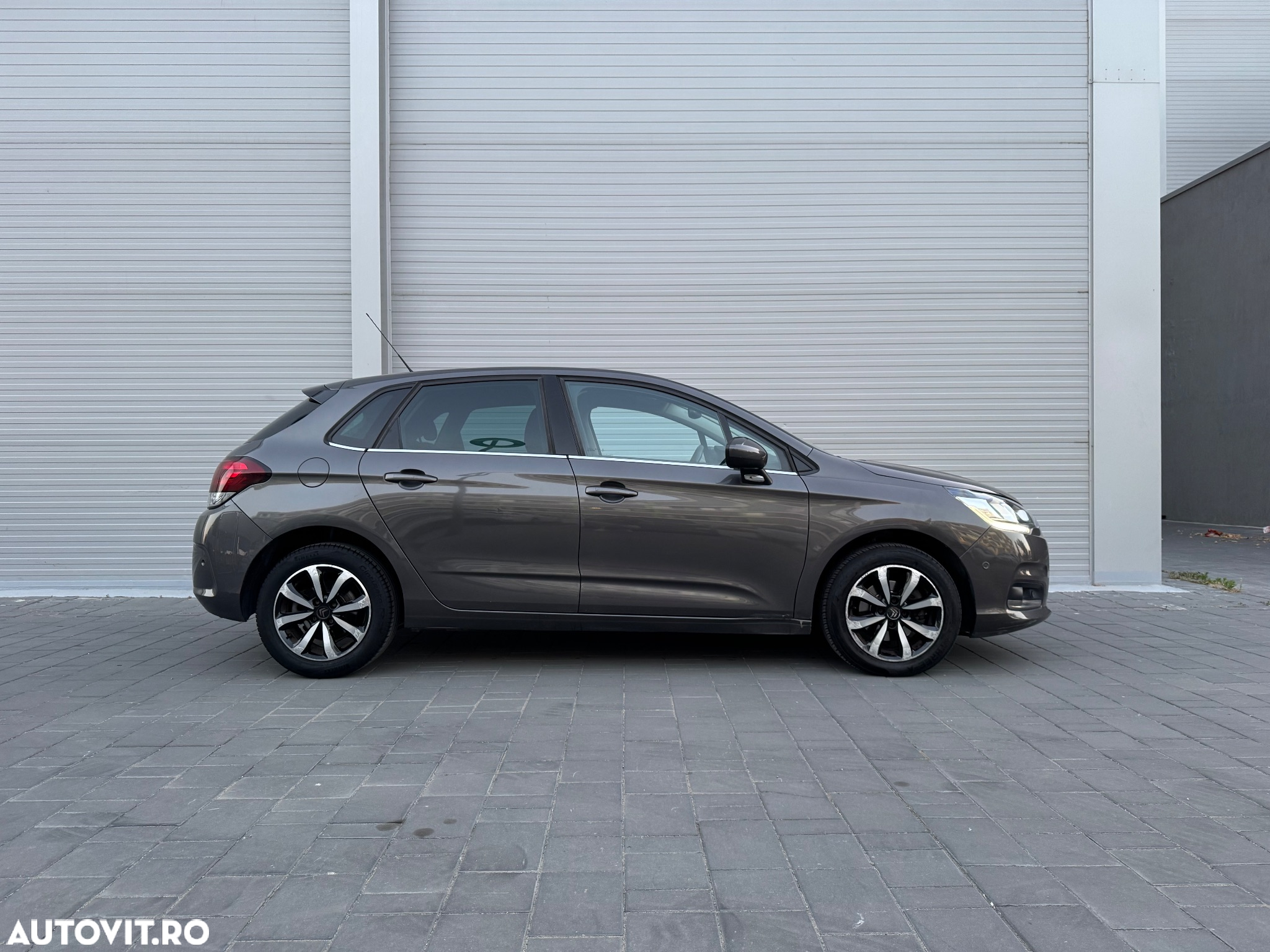 Citroën C4 BlueHDi 120 Stop&Start EAT6 Shine - 2