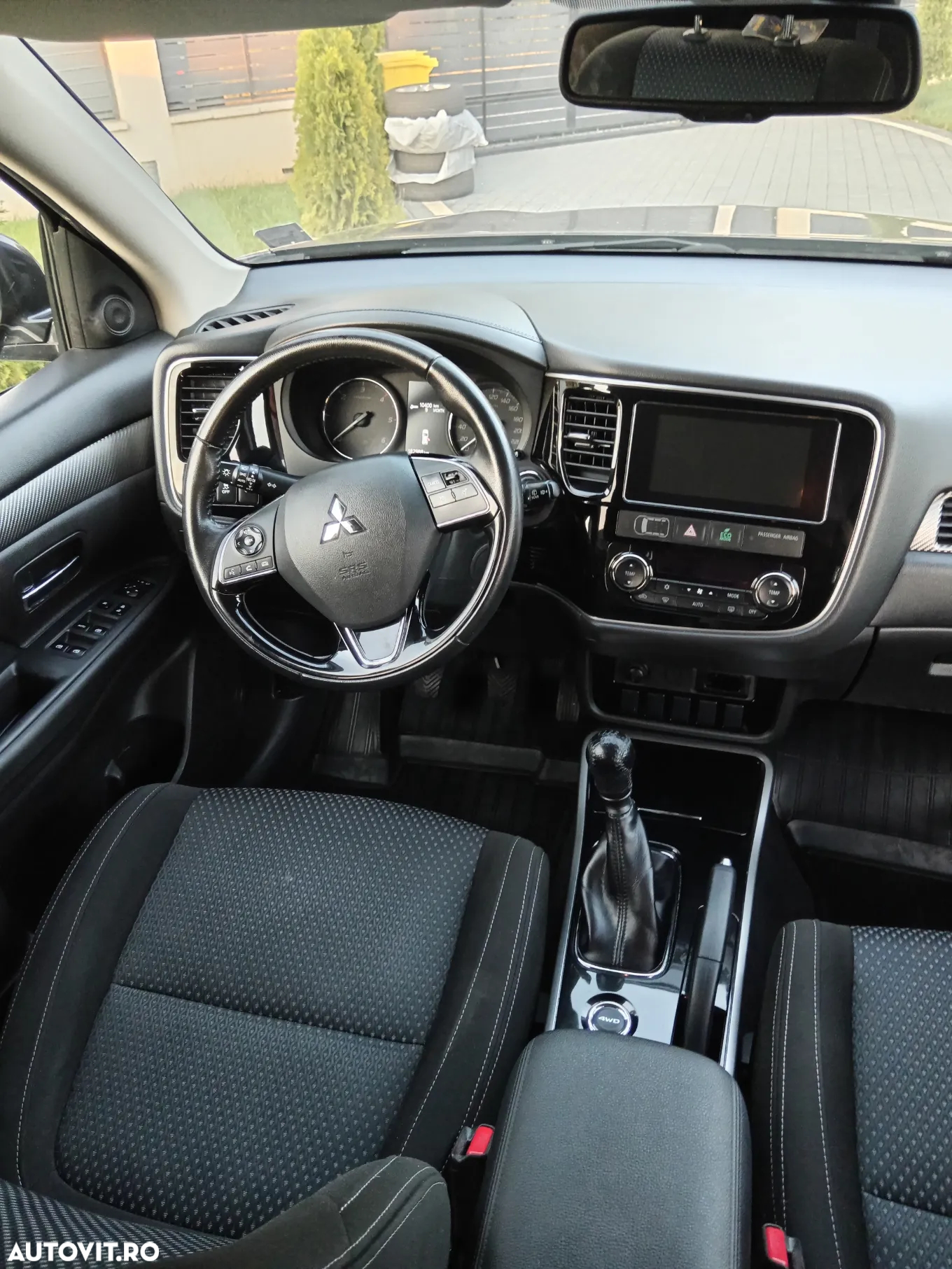 Mitsubishi Outlander - 11