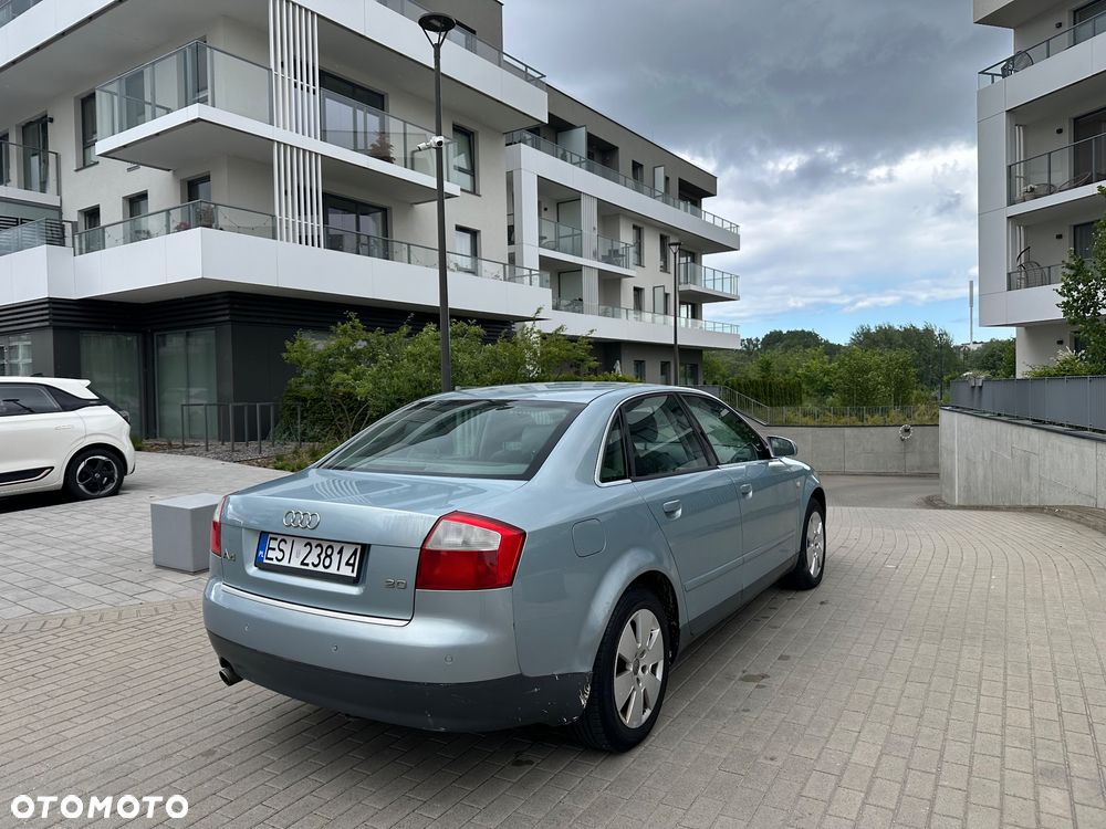 Audi A4 Limousine - 8