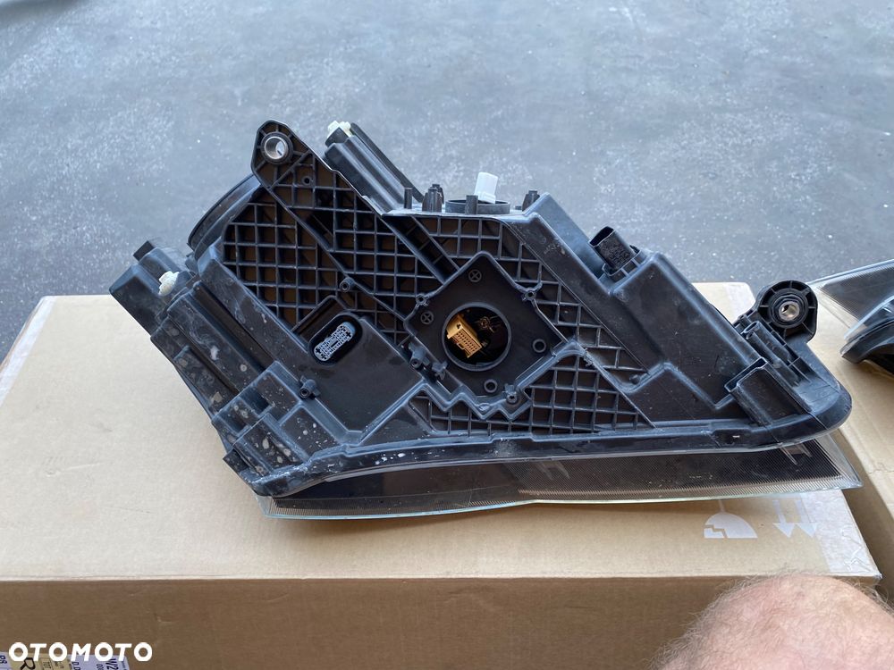 Skoda Superb Super-b Super B III 3 lift fl  lampa przednia lewa lewy przód REFLEKTOR LEWY przedni PRZÓD bixenon biksenon bi xenon bi xenonowe  EUROPA 3V1941015A 3V1.941.015A  soczewka - 7