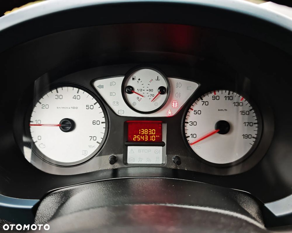 Peugeot Partner 1.6 HDi Outdoor - 24
