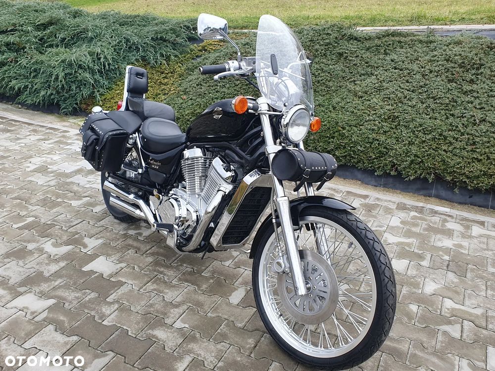 Suzuki Intruder - 22