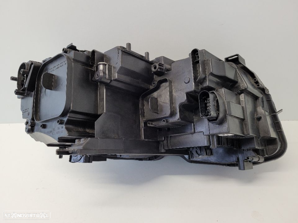 Farol esquerdo Volkswagen Transporter T6 LED 5NB941081D - 5