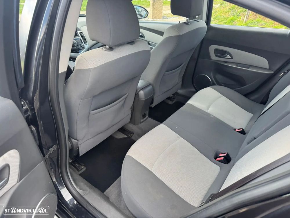 Chevrolet Cruze - 4