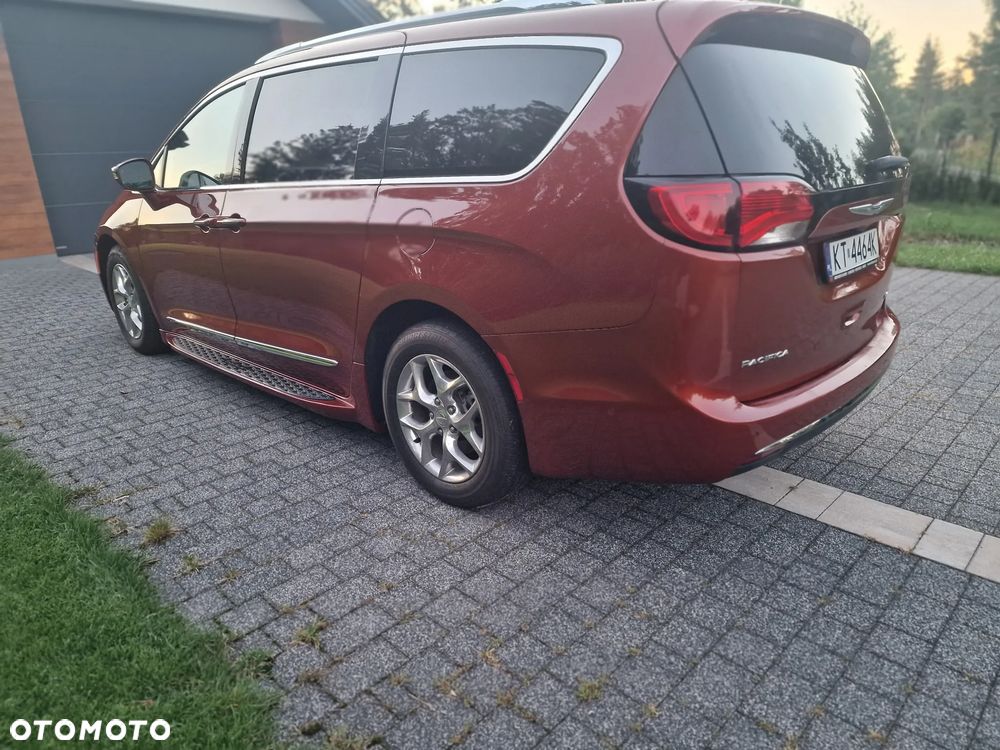 Chrysler Pacifica - 38