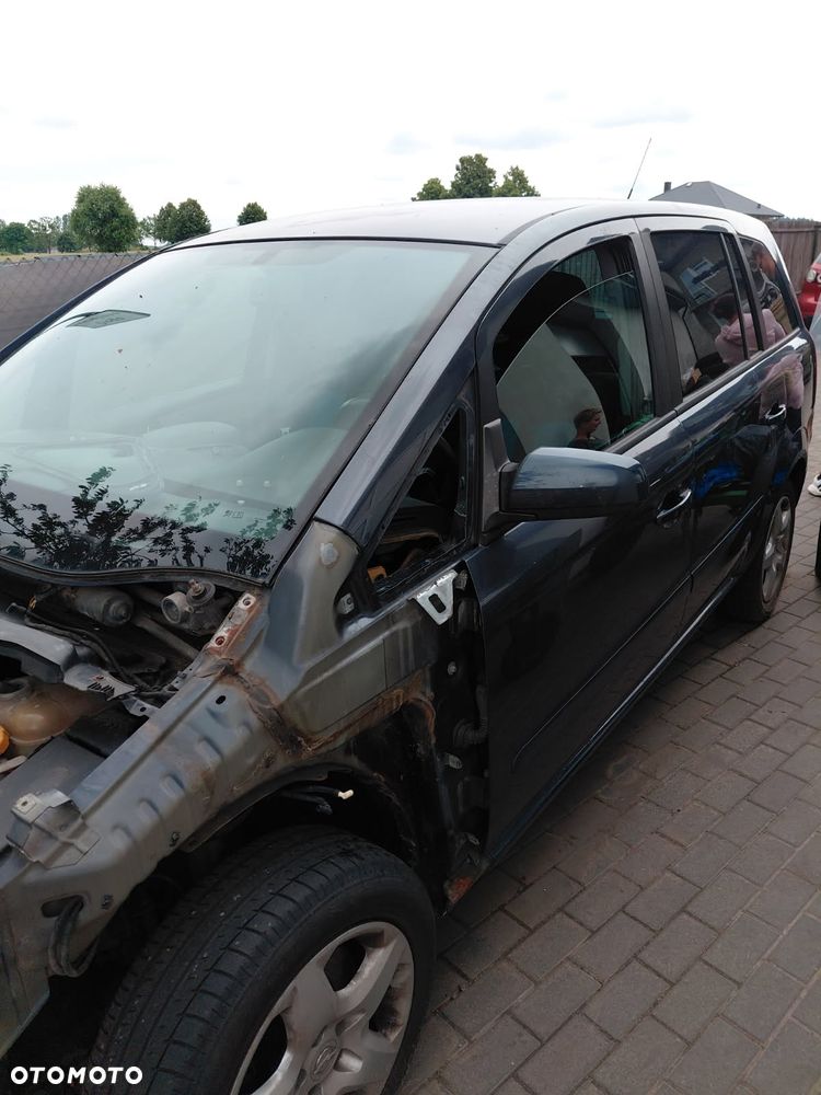 Opel Zafira - 1