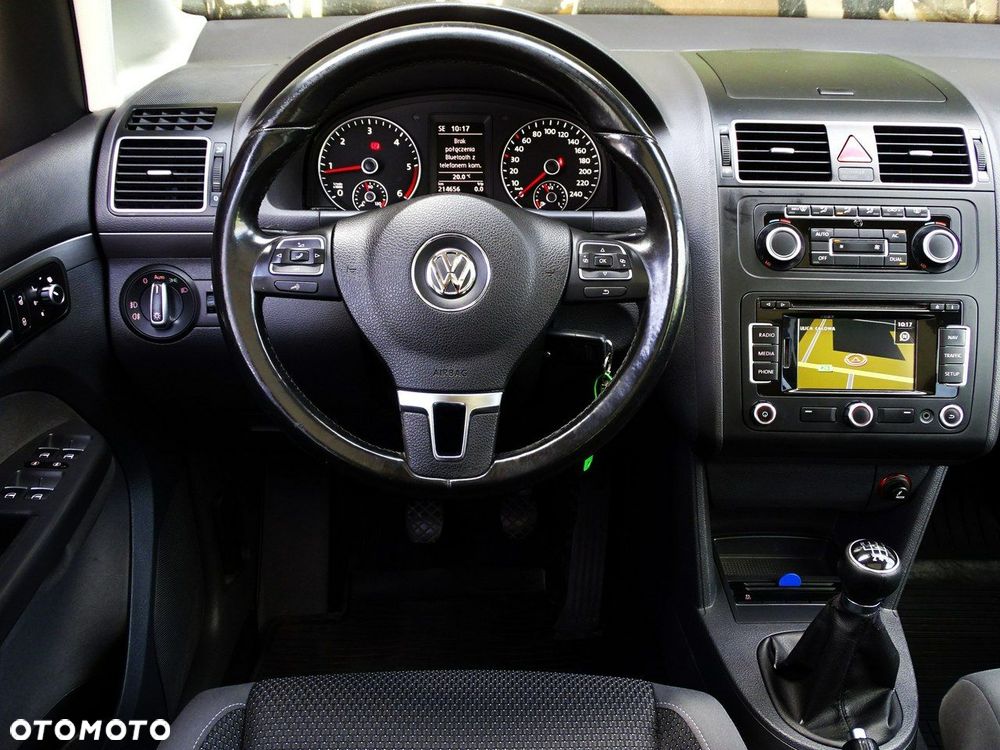 Volkswagen Touran - 23