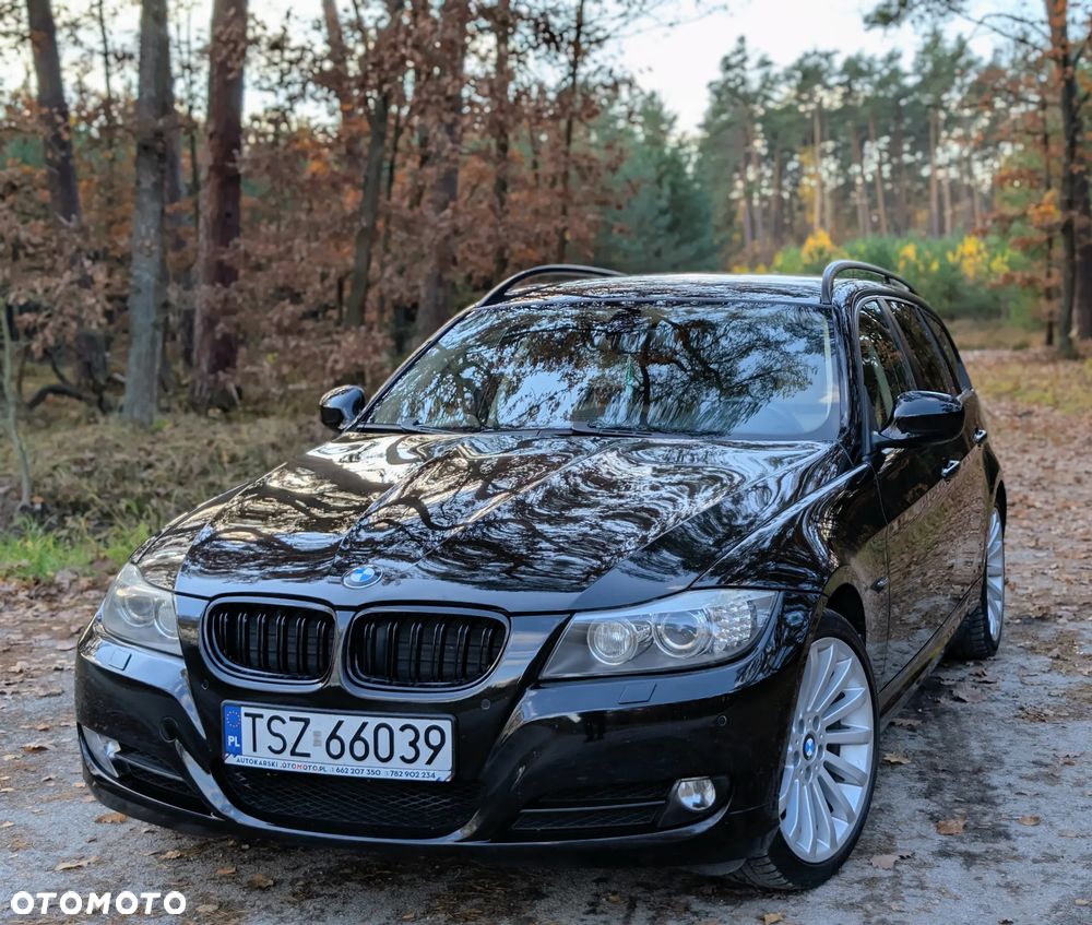 BMW 318I 2009 photo 2
