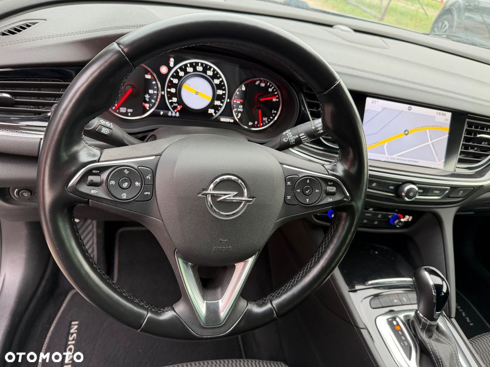 Opel Insignia - 25