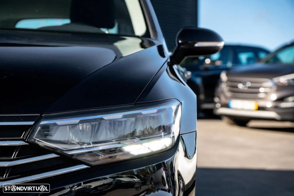 VW Passat Variant 2.0 TDi Elegance DSG - 16
