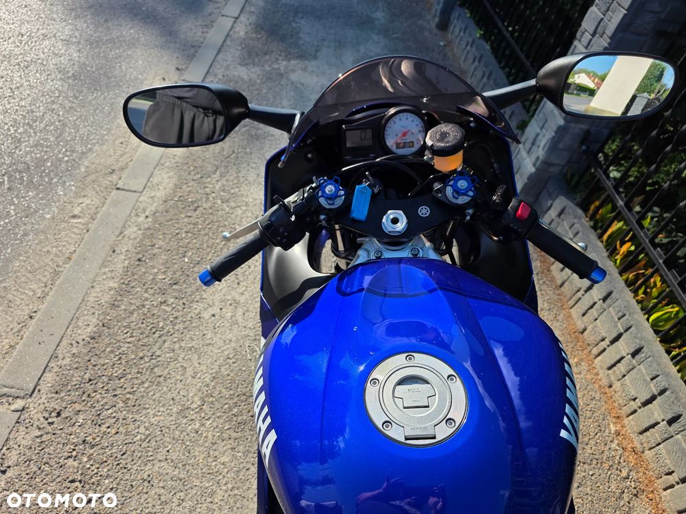 Yamaha R6 - 8