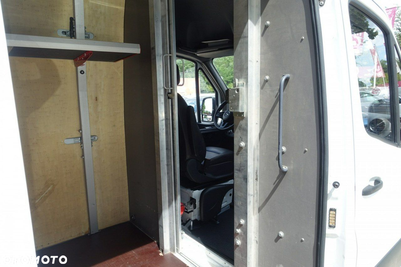 Mercedes-Benz Sprinter - 18