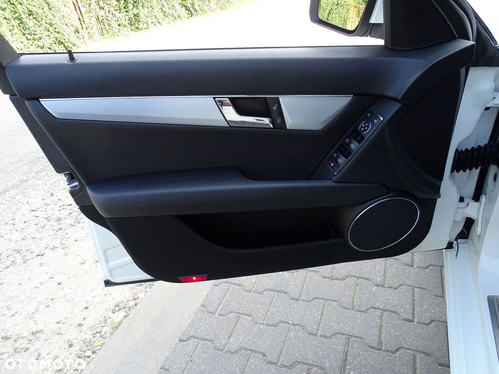 Mercedes-Benz Klasa C 180 Kompressor Automatik Avantgarde - 22