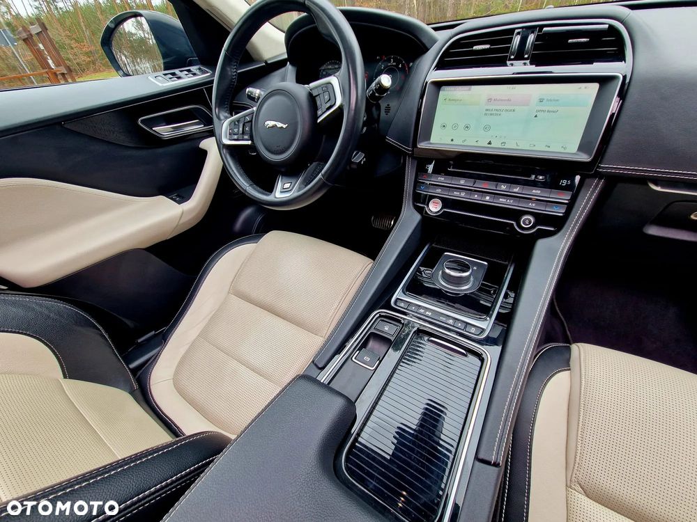 Jaguar F-Pace 2.0 i4D RWD R-Sport - 12