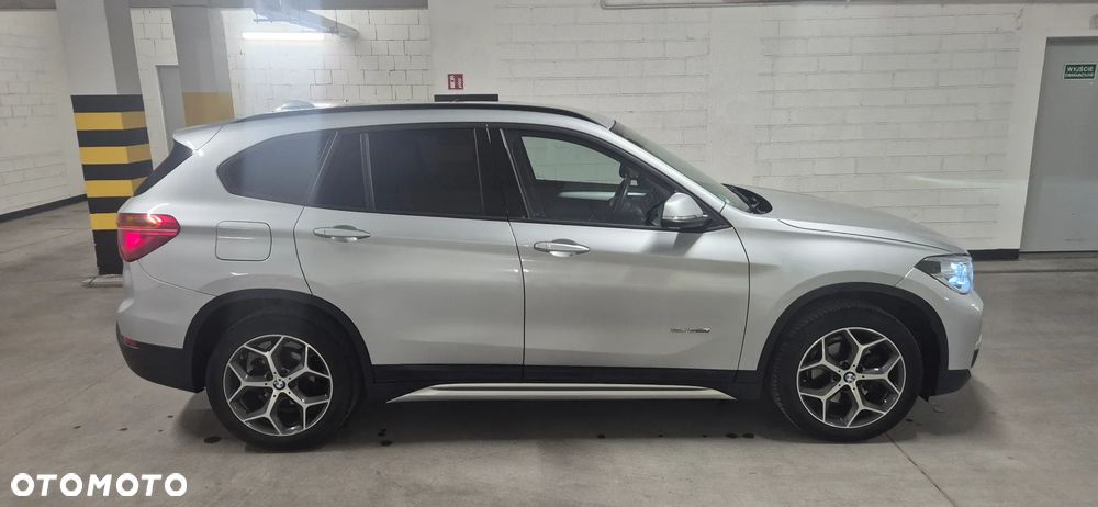 BMW X1 sDrive18d xLine - 11