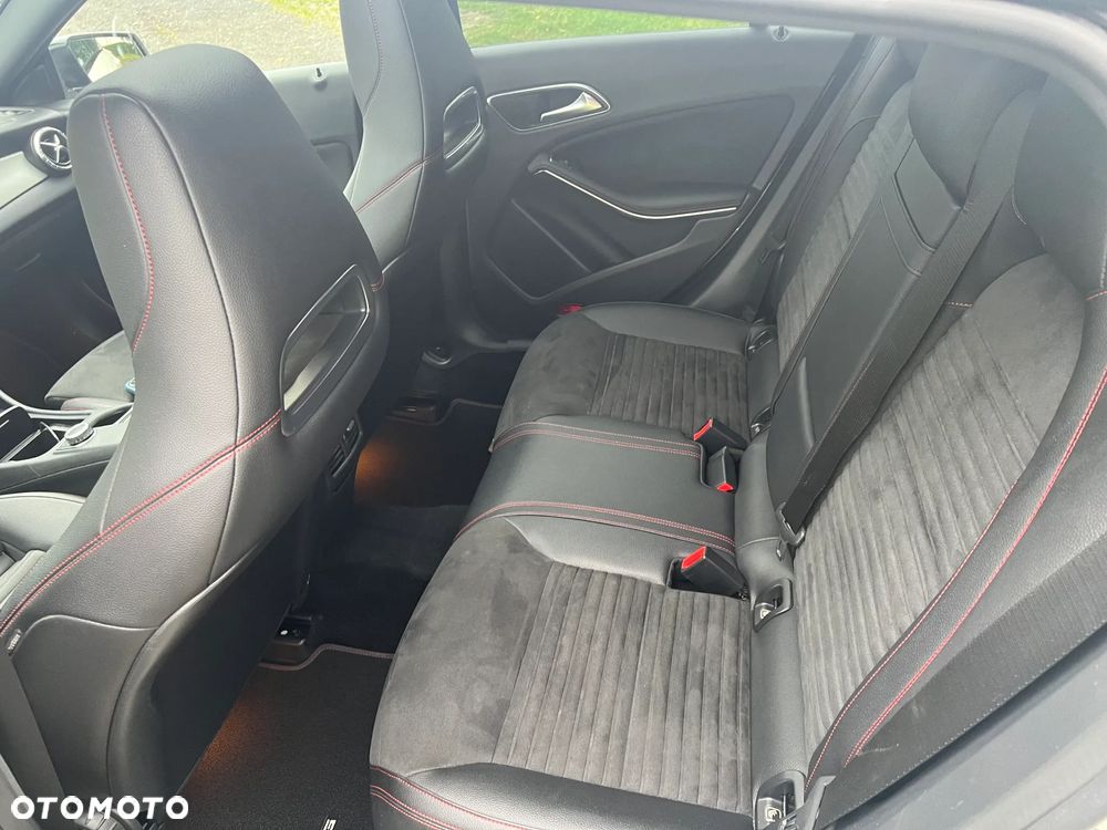 Mercedes-Benz CLA 200 7G-DCT AMG Line - 7