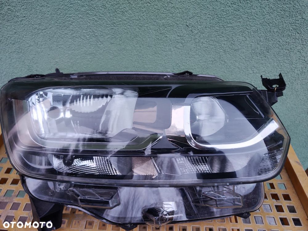 Reflektor Lampa Prawy przód Toyota PROACE 9835780580