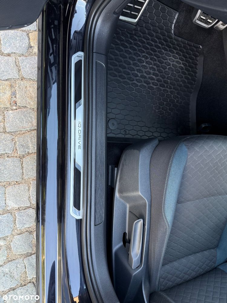 Volkswagen Golf 1.6 TDI SCR DSG IQ.DRIVE - 22