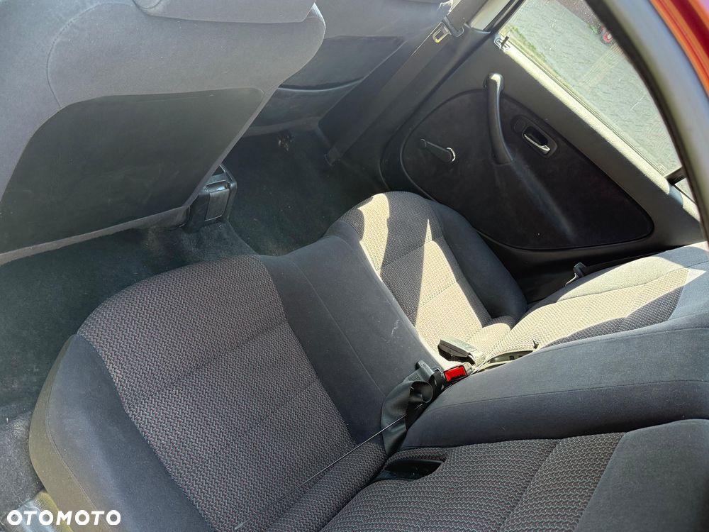 Honda Civic 1.4i S - 9