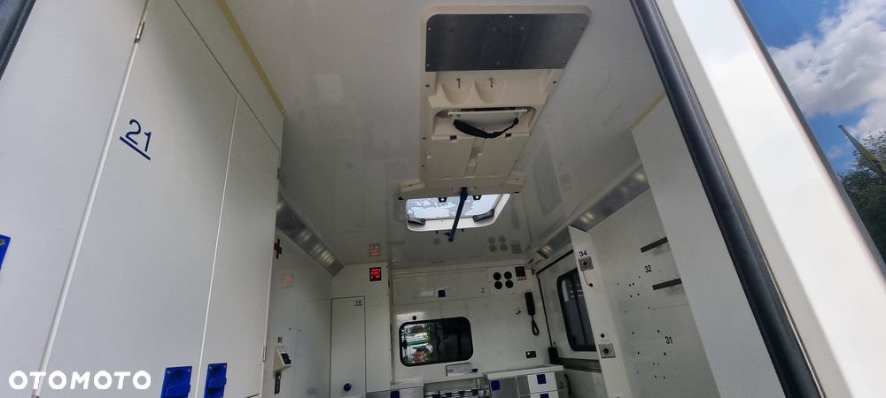 Mercedes-Benz Sprinter - 27