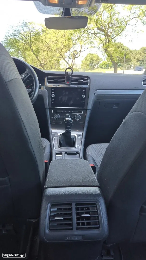 VW Golf 1.0 TSI Confortline - 19