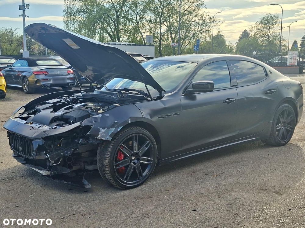Maserati Ghibli GranSport - 15