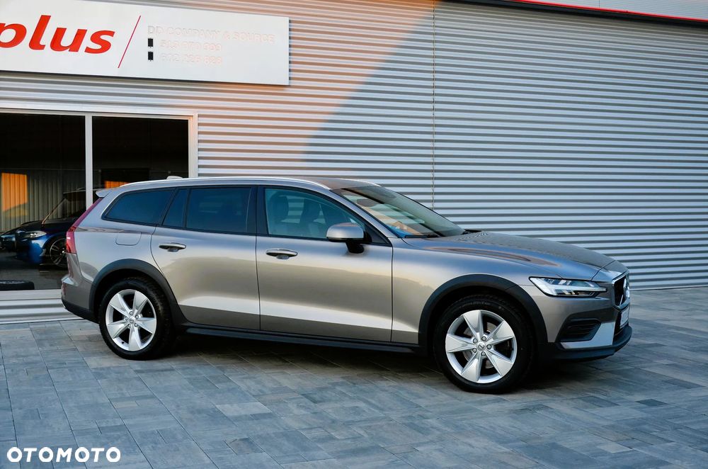 Volvo V60 Cross Country D4 AWD Geartronic Pro - 2