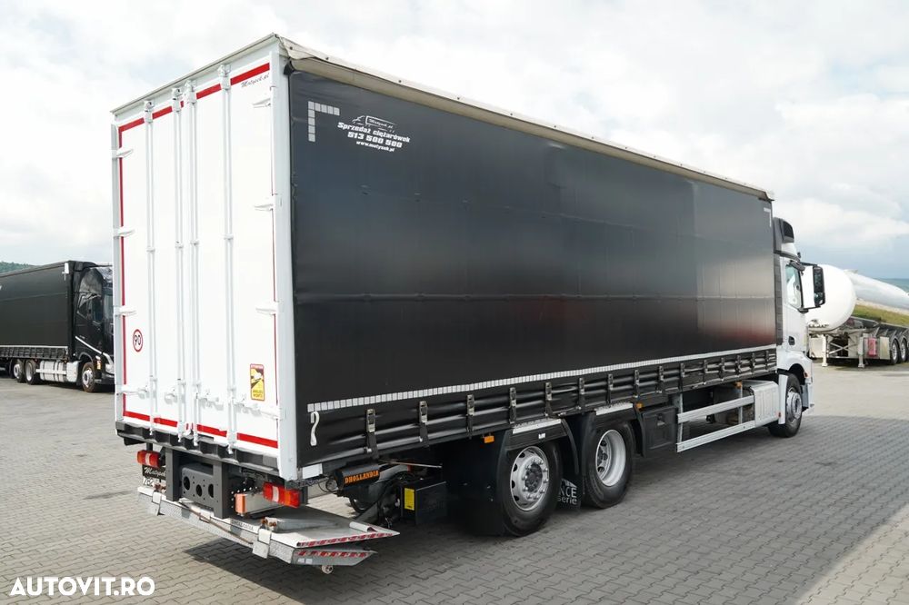 Mercedes-Benz ACTROS 2545 / CORTINĂ  8,8 m / DHOLLANDIA LIFT - 2.000 KG / PODEA REZISTENTĂ / PUNȚ DE DIRECȚIE / EURO 6 - 7