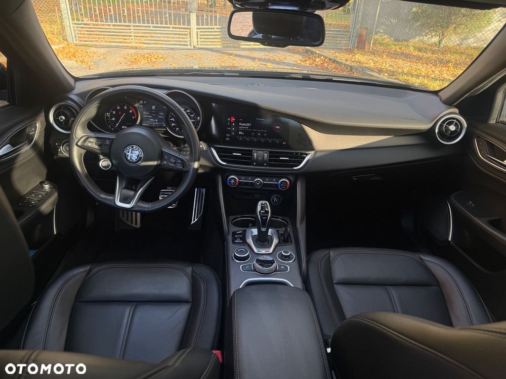 Alfa Romeo Giulia - 9