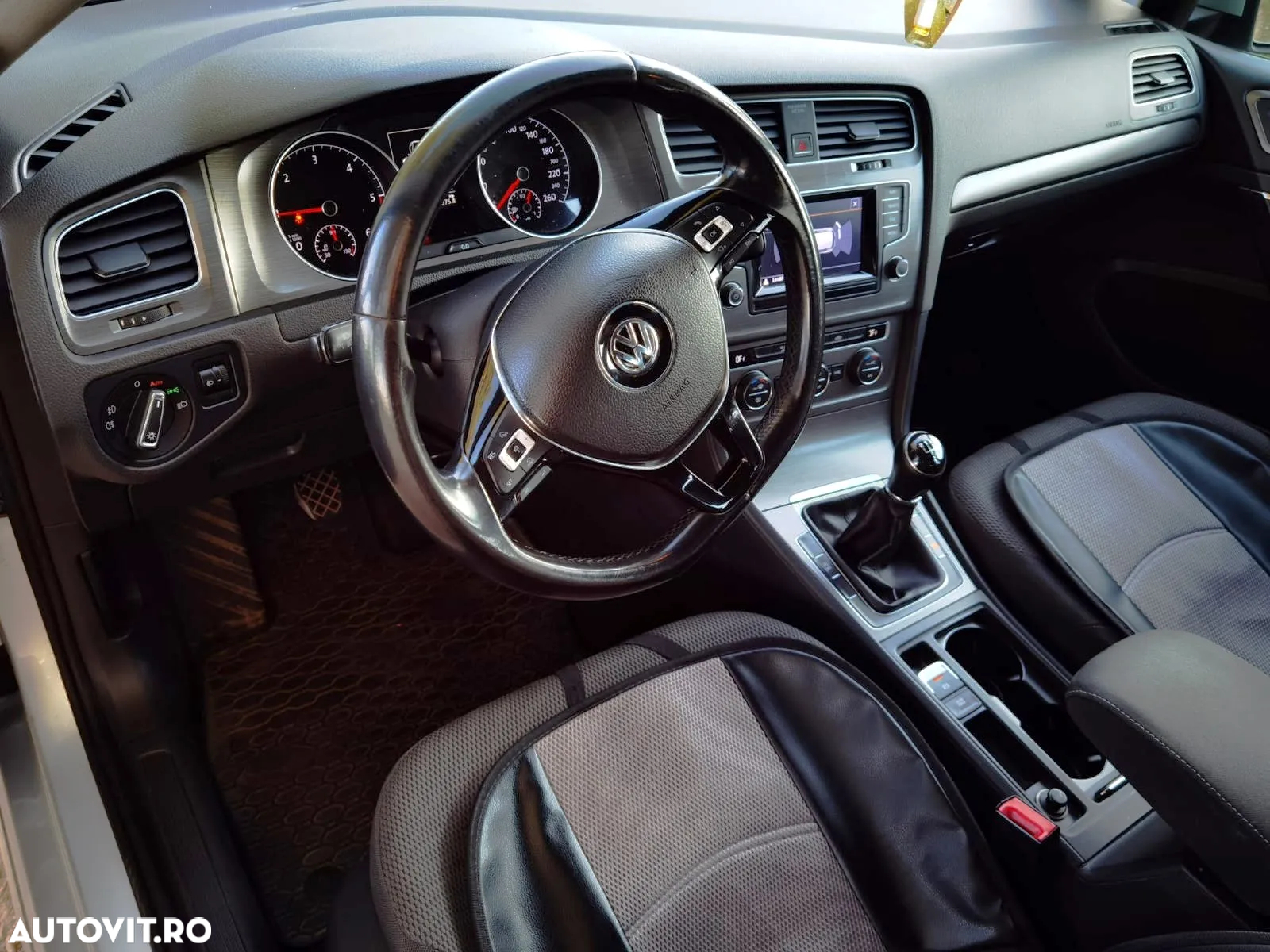 Volkswagen Golf 1.6 TDI DPF BMT Comfortline - 5