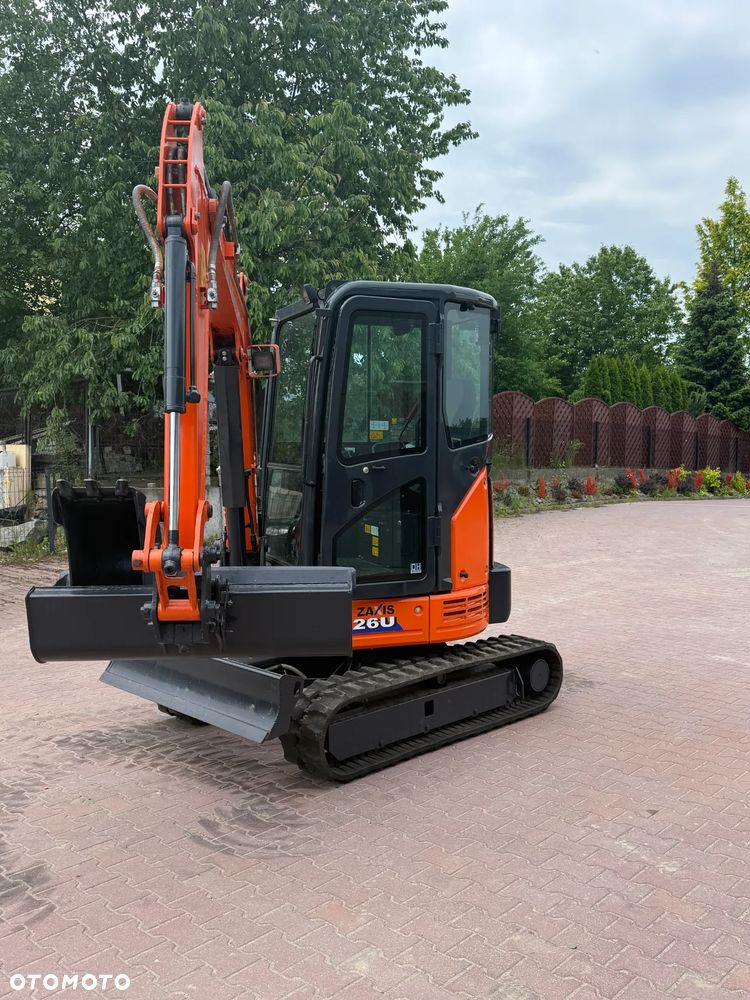 Hitachi ZX26U - 11