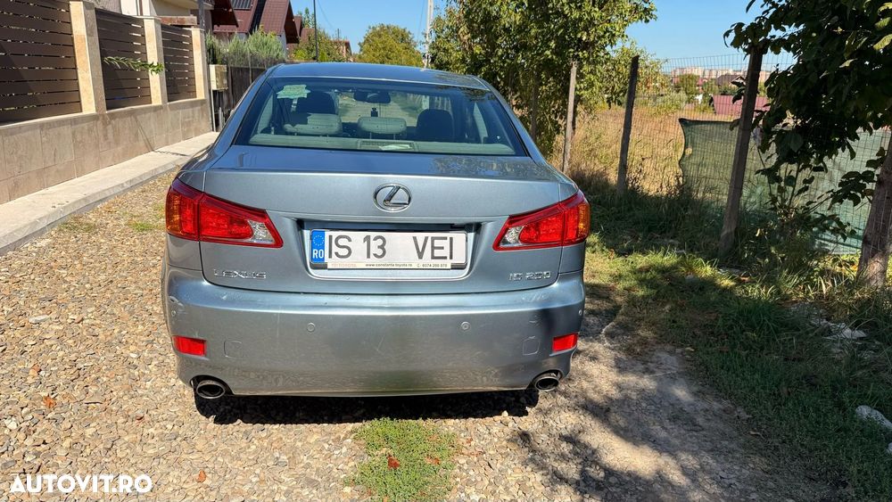Lexus Seria IS 250 2.5 V6 Aut Luxury - 8