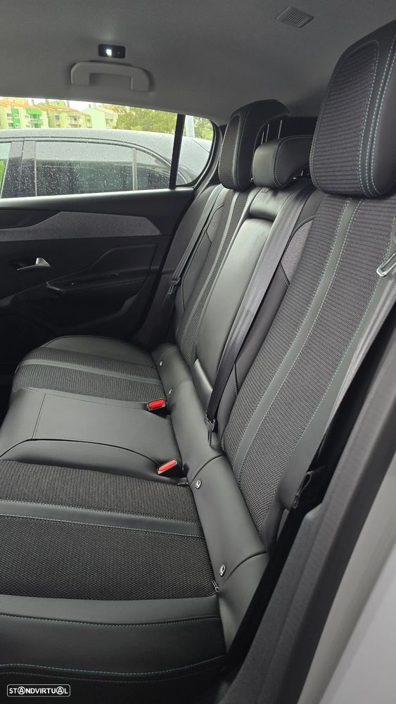 Peugeot 308 1.6 Hybrid Allure e-EAT8 - 11
